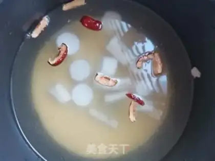 Make The rice congee of Weishan step 1