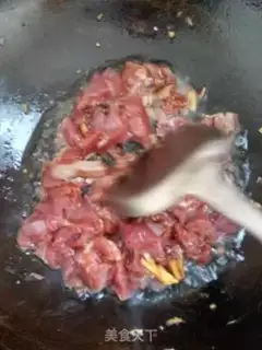 Make Celery fried lamb step 2