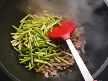 Make Garlic fried lamb step 6