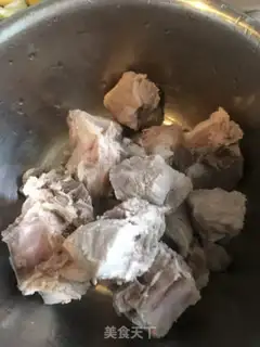 Make Twin bean-burned ribs step 1