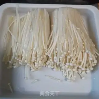 Make Dried golden needle mushrooms step 0