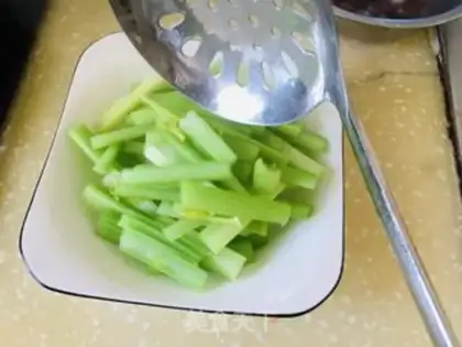 Make Celery fried tofu step 0