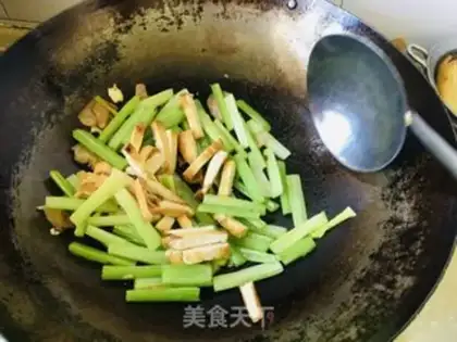 Make Celery fried tofu step 3