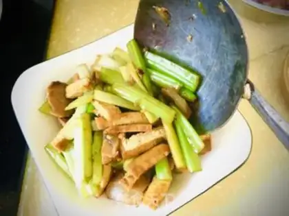Make Celery fried tofu step 7