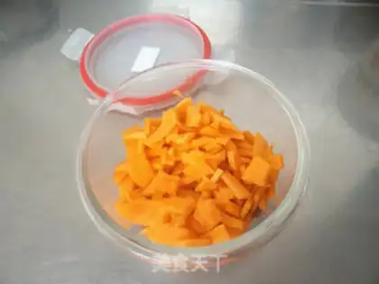 Make Pumpkin carrot pork dumplings step 0