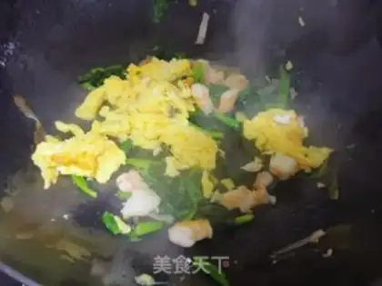 Make Shrimp spinach fried eggs step 7