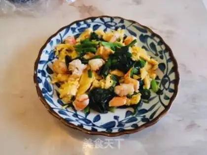 Make Shrimp spinach fried eggs step 8
