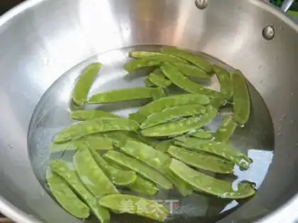 Make Weenie fried Dutch beans step 1