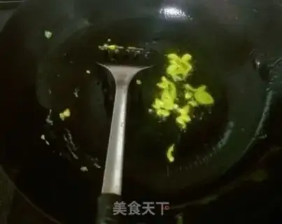 Make Spinach fried eggs step 9