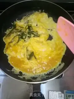 Make Shrimp-covered eggs step 5