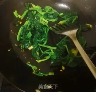 Make Spinach fried eggs step 10