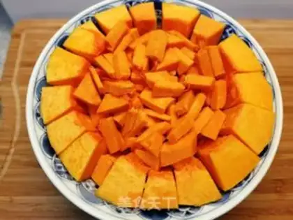 Make Red-tree limo pumpkin step 2