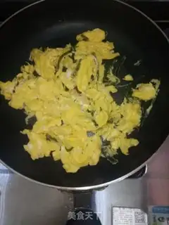 Make Shrimp-covered eggs step 6