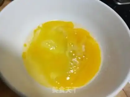 Make Shrimp fried eggs step 1