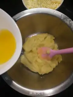 Make Cranberry potato cheesecake step 3