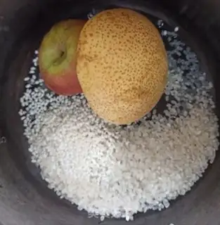 Make Apple pear porridge step 0