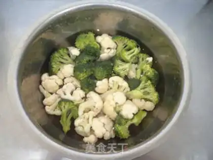 Make With soup and flowers step 1