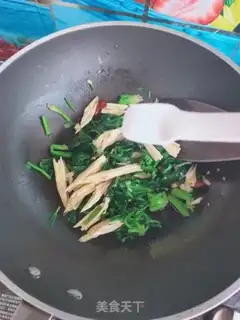 Make Scrambled spinach step 8