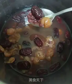 Make Red bean date cinnamon soup step 4