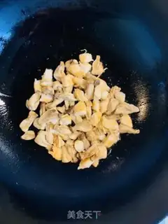 Make Pyramid shrimp fried mushrooms step 1