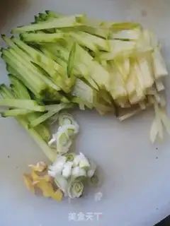 Make radish egg soup step 0