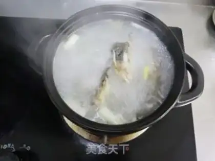 Make Tomato fish noodles step 3