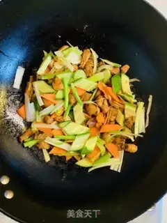 Make Pyramid shrimp fried mushrooms step 4