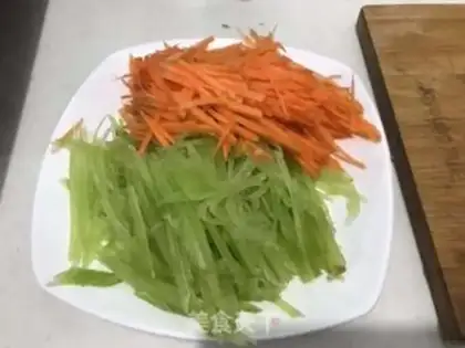 Make ♪ ♪ Zip the carrots ♪ step 0