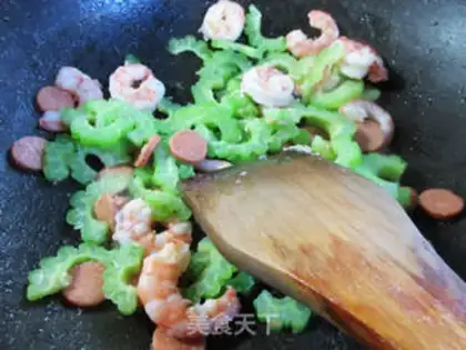 Make The ham, the shrimp, the bitter melon step 6
