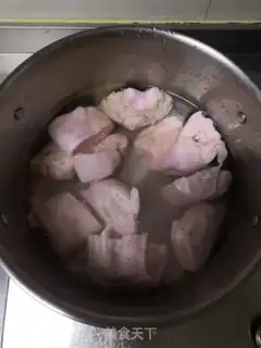 Make Liang, pig hoof soup step 1