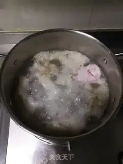 Make Liang, pig hoof soup step 2