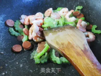 Make The ham, the shrimp, the bitter melon step 9