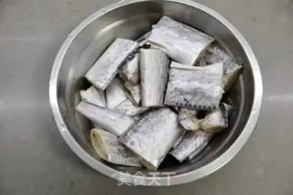 Make Red-fried fish step 1