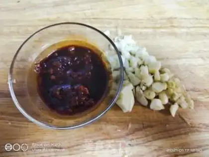 Make Bean-pealed cabbage step 1