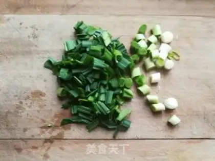 Make Garlic fried eggs step 2