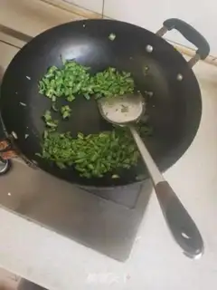 Make Pepper fried eggs step 0