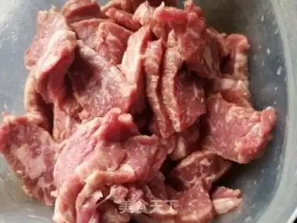Make Onion beef step 0