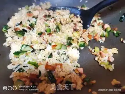 Make Ham sausage cucumber rice step 3