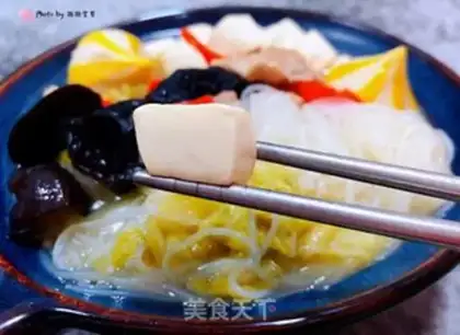 Make Pork cabbage sea urchins tofu fan soup step 15