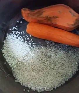 Make Carrots, potatoes, rice congee step 0