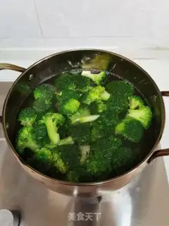 Make Garlic broccoli step 4