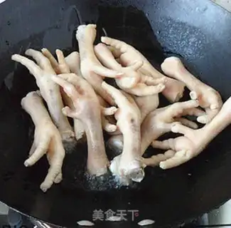 Make Pilgrim, chicken claws step 1