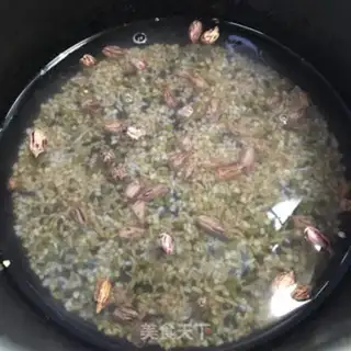 Make Five grains of porridge step 1