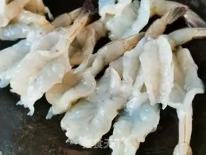 Make Tomato shrimp step 1