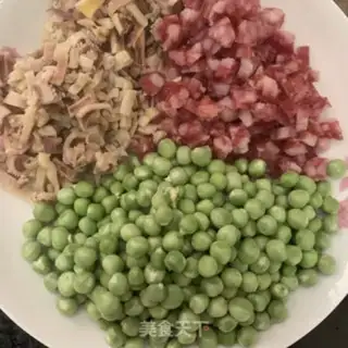 Make Weenie dry rice step 4