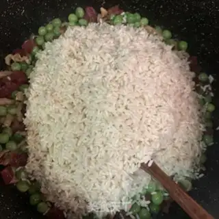 Make Weenie dry rice step 7