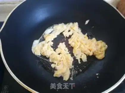 Make Frozen duck eggcake soup step 3