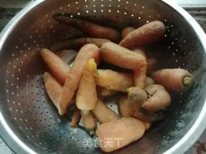 Make Carrot buns step 0