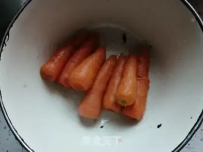 Make Carrot buns step 1