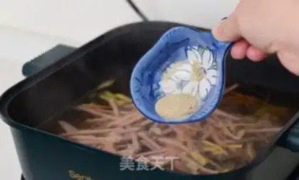 Make Spicy soup step 4